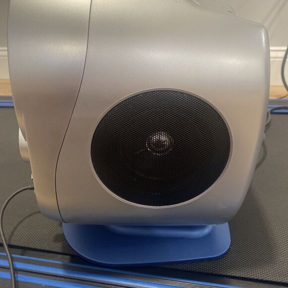 Craig CD+ Graphics Karaoke System w/5" Monitor, Microphone & Video Camera CG8400 - Picture 10 of 13